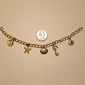 ‼️5/$15‼️ Goldtone Tropical Bracelet